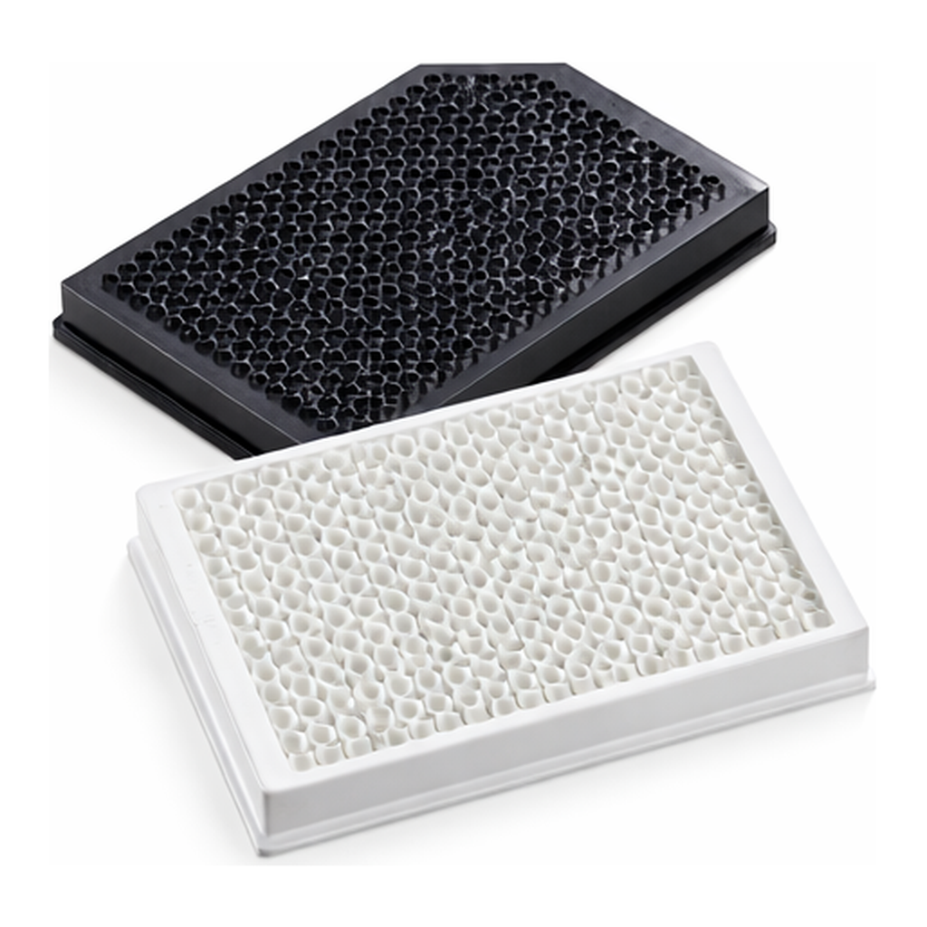 Corning 384-well Solid Black and White Polystyrene Microplates