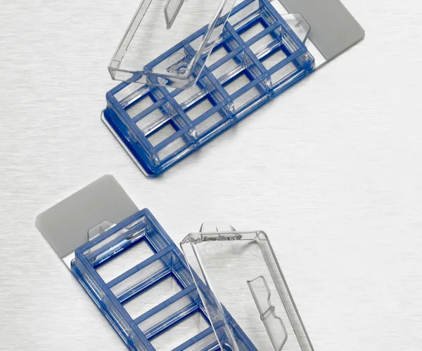 Corning® BioCoat™ Collagen I-coated Culture Slides