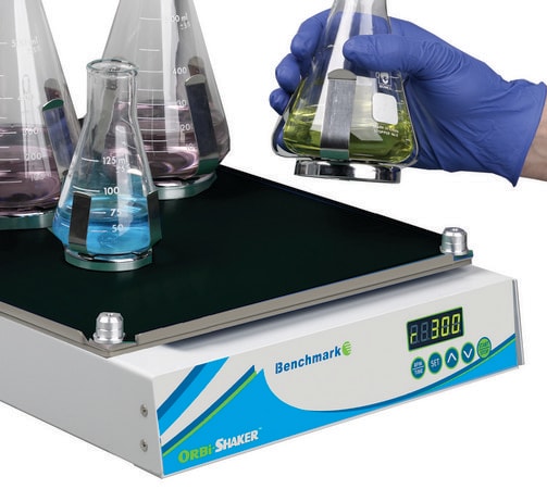 Merck MAGic Clamp(TM) universal platform for flasks and tube racks