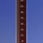 Merck Pyrex Lifetime Red single metric scale graduated cylinder, with reinforced bead