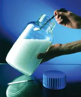 Merck Duran GLS 80 wide mouth graduated laboratory bottles with cap and pouring ring